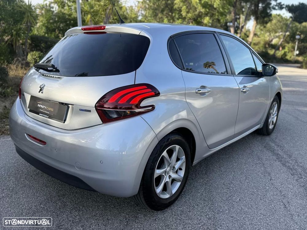 Peugeot 208 1.2 PureTech Style - 9