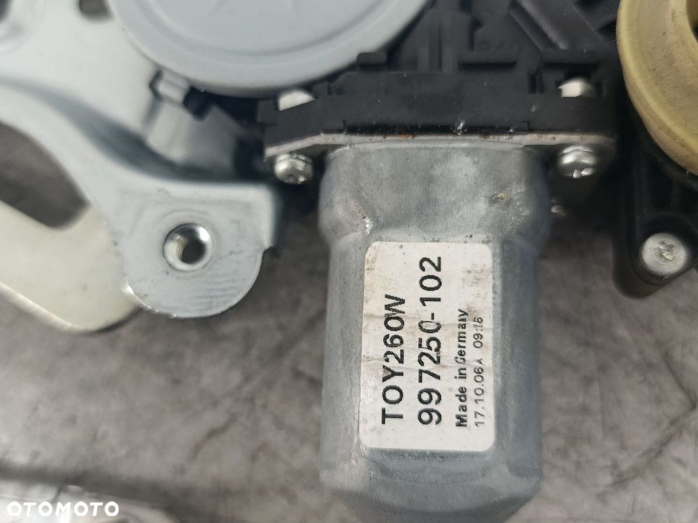 PODNOŚNIK SZYBY PRAWY PRZÓD TOYOTA COROLLA VERSO II 69810-0F010  996996-100 - 6