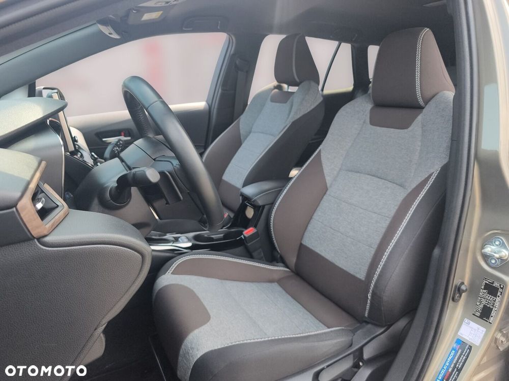 Toyota Corolla 2.0 Hybrid Trek - 18