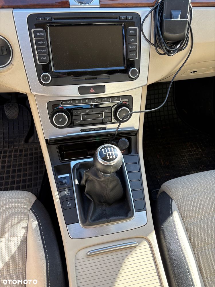 Volkswagen Passat 1.8 TSI Exclusive - 9