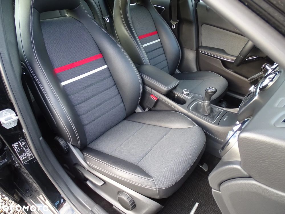 Mercedes-Benz Klasa A 180 (BlueEFFICIENCY) Urban - 19