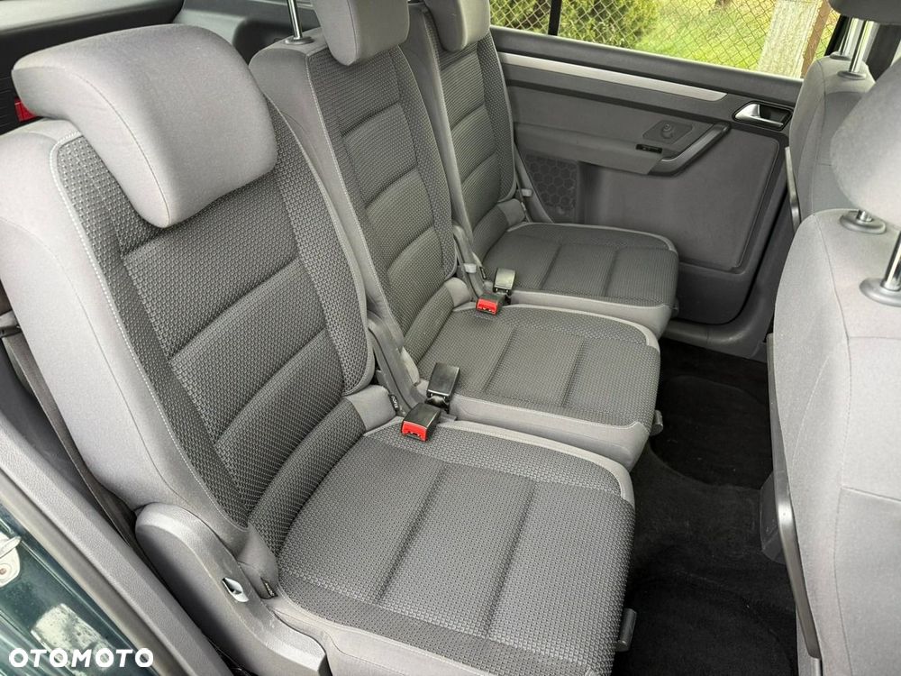 Volkswagen Touran - 23
