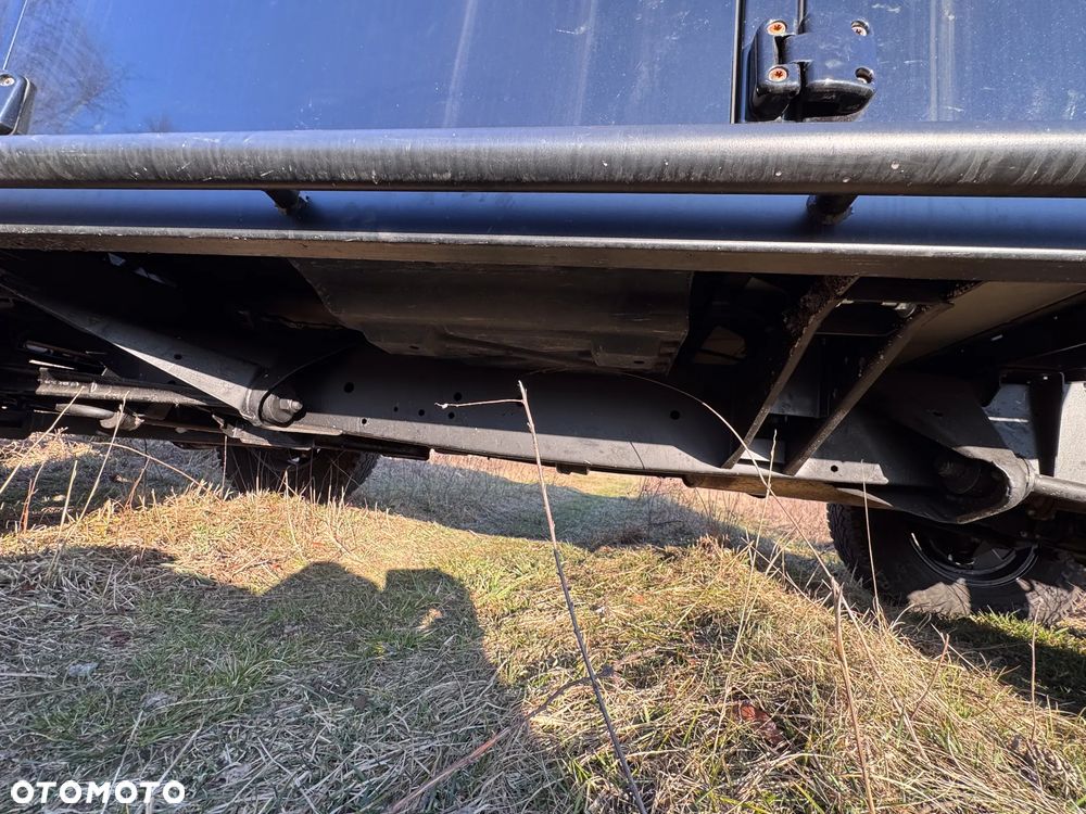 Land Rover Defender 110 Black Pearl Limited Edition - 15