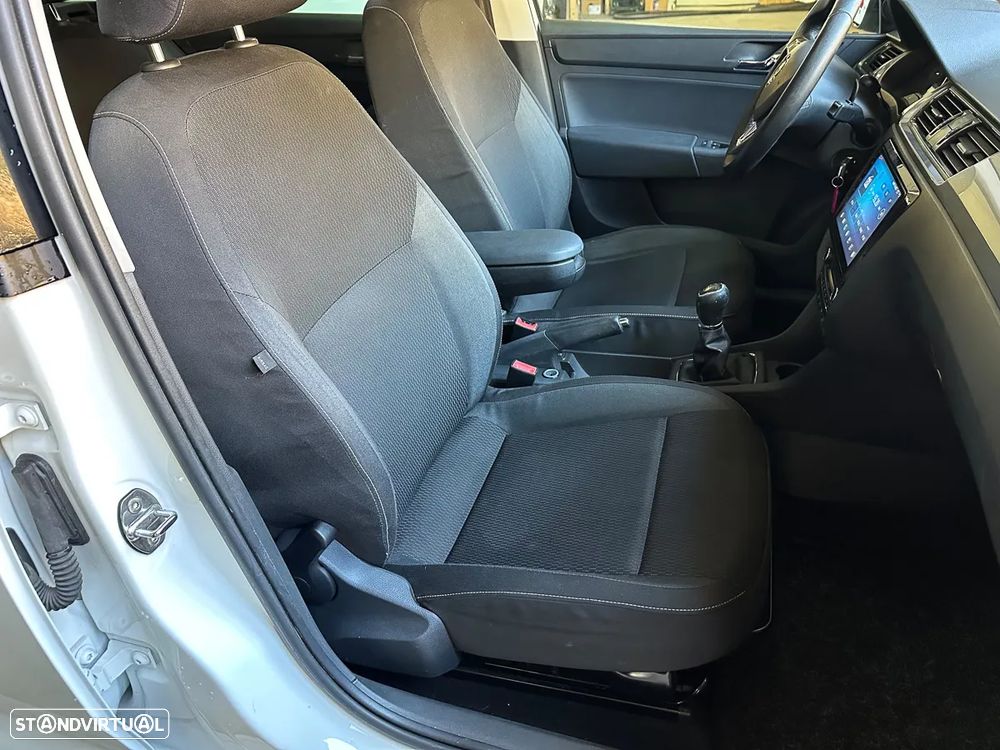 Skoda Rapid Spaceback - 20