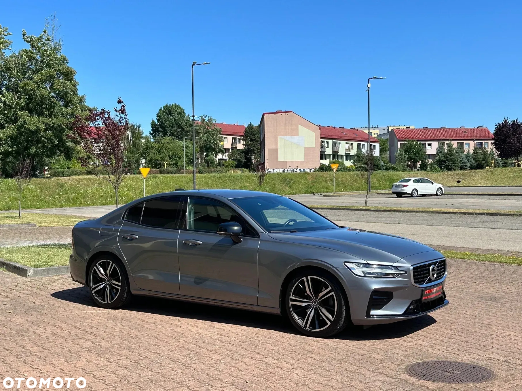 Volvo S60 T4 R-Design - 16