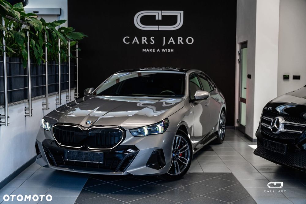 BMW Seria 5 520i - 32