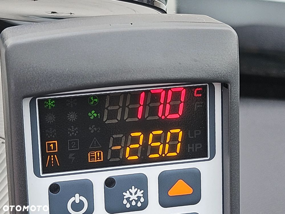 Renault Trafic Lift AUTOMAT L2H1 Mroźnia / Chłodnia -25*C 230V 53tys km SalonPL FV23% - 25