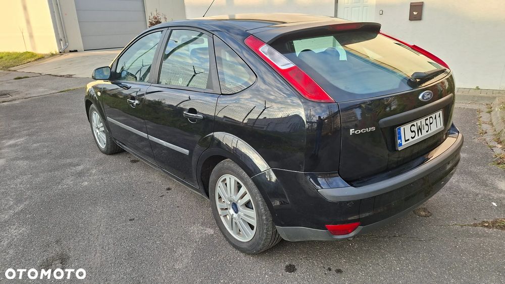 Ford Focus 1.6 Ambiente - 2