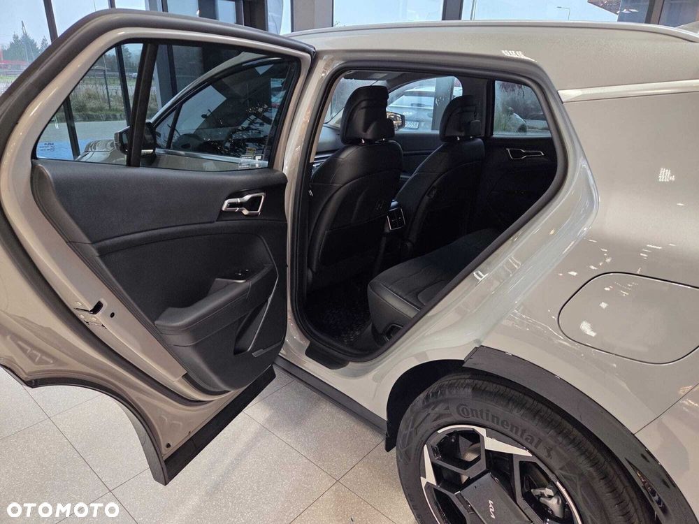 Kia Sportage 1.6 T-GDI HEV Business Line 2WD - 31