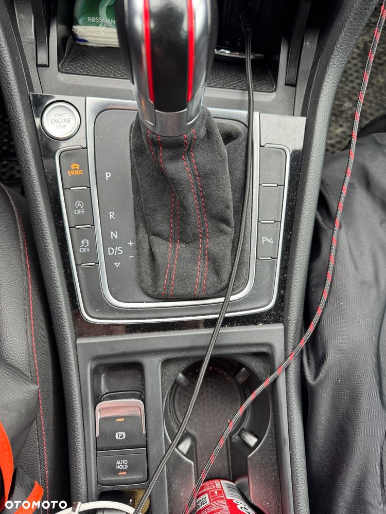Volkswagen Golf - 10