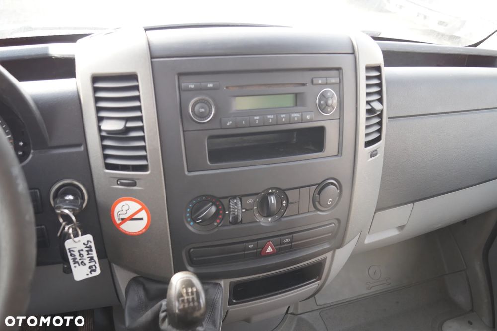 Mercedes-Benz Sprinter - 16
