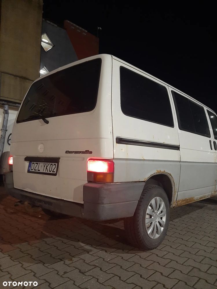 Volkswagen Caravelle - 13