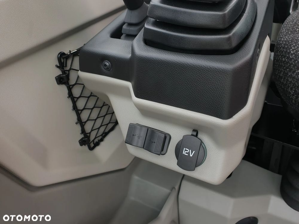 Volvo ECR40F KLIMATYZACJA NOWA DOSTĘPNA OD RĘKI, SZYBKOZŁĄCZE, DŁUGIE RAMIĘ, OBRÓT W OBRYSIE, ŁYŻKI: 300, 600, 1200MM SKARPOWA HYDRAULICZNA STEROWANA Z JOYSTICKA, PŁYWAJĄCY LEMIESZ SPYCHARKOWY - 18