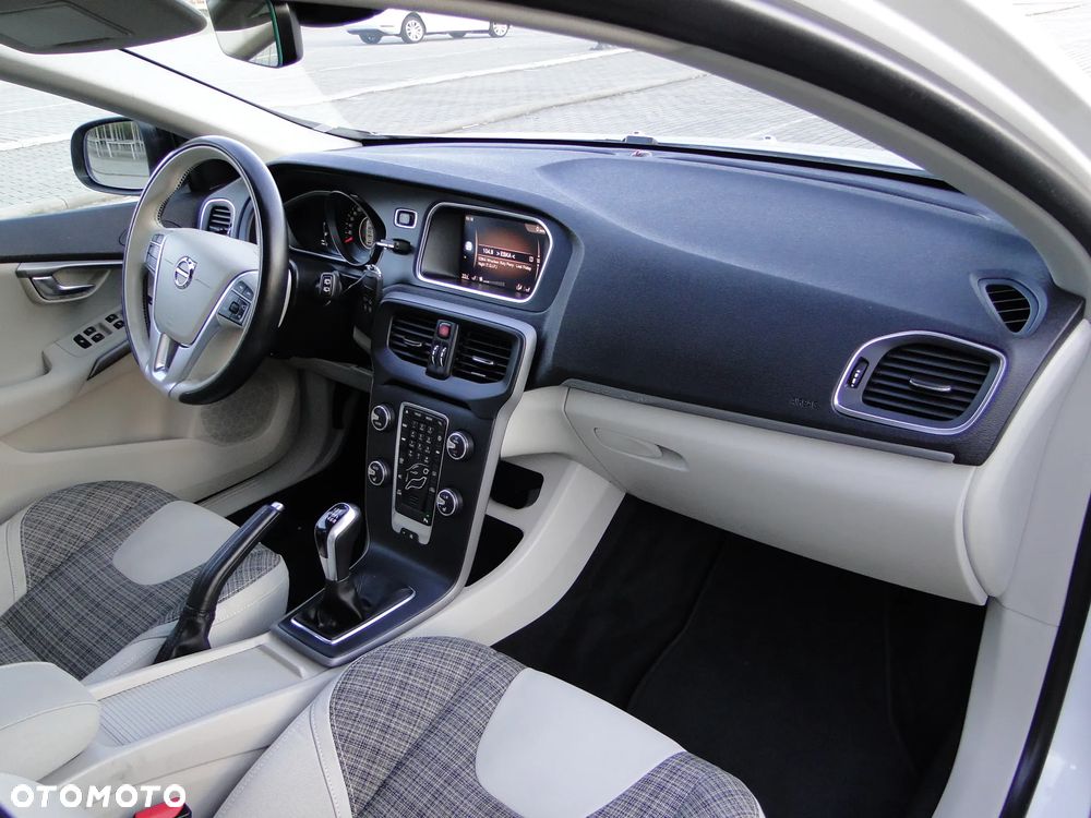 Volvo V40 Cross Country D3 Ocean Race - 24