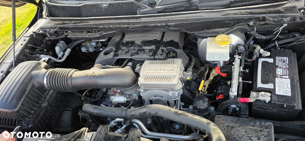 Dodge RAM 5.7 4x4 - 26