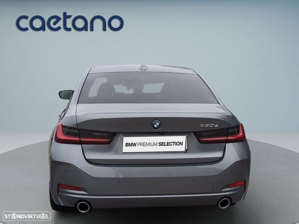 BMW 330 e Auto - 7
