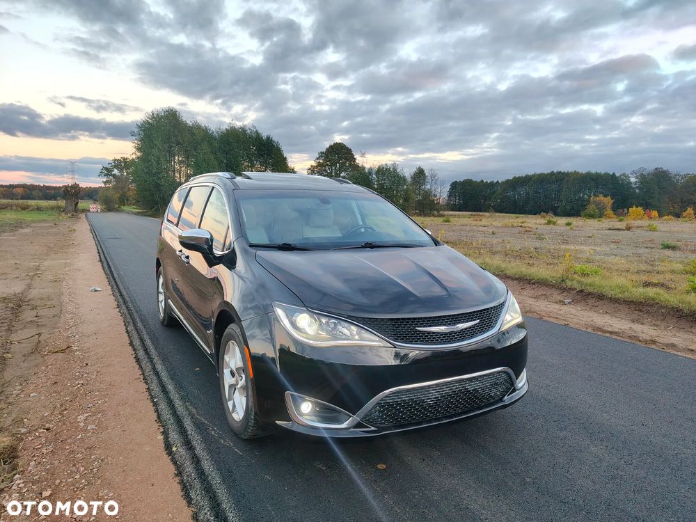 Chrysler Pacifica - 38