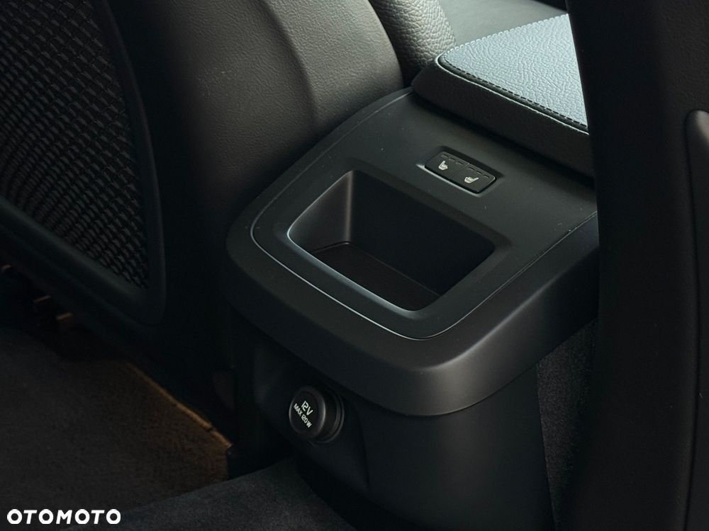 Volvo V90 D4 Momentum - 26