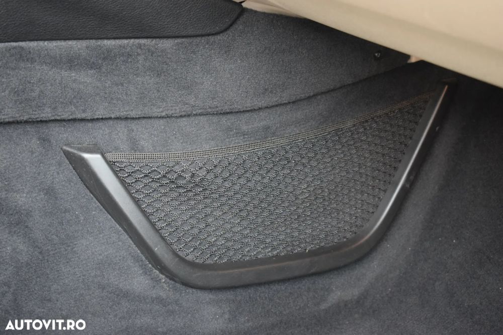 BMW Seria 5 520d - 33