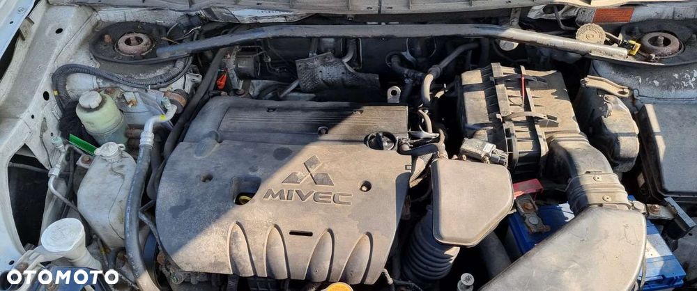 Mitsubishi Outlander - 6