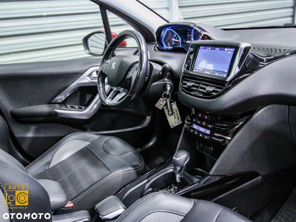 Peugeot 2008 1.2 Pure Tech GPF Allure S&S EAT6 - 16