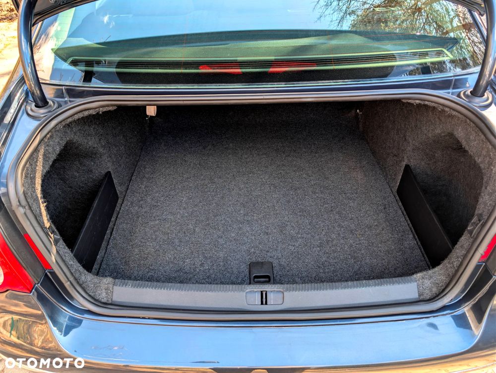 Volkswagen Passat 1.9 TDI Comfortline - 9