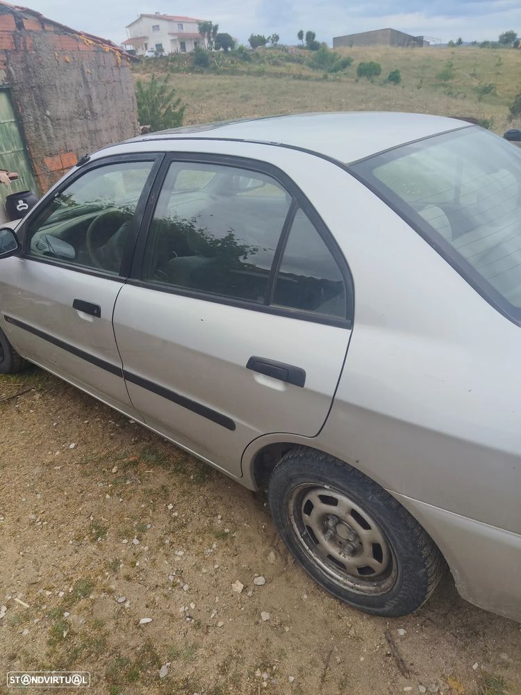 Mitsubishi Lancer 1.3 GLX - 3