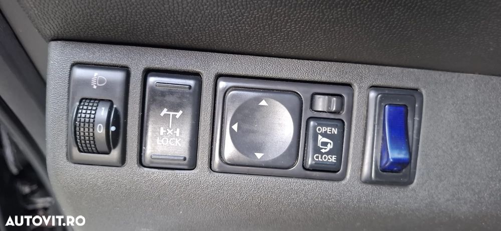Nissan Navara 2.5 dCi DPF 4X4 Double Cab SE - 8