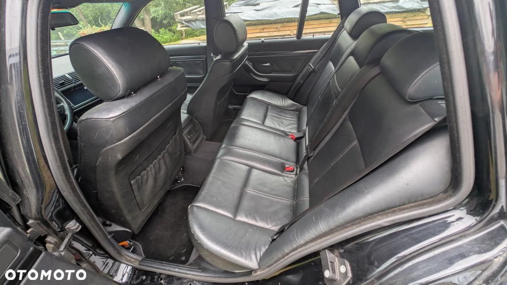 BMW Seria 5 523i - 22