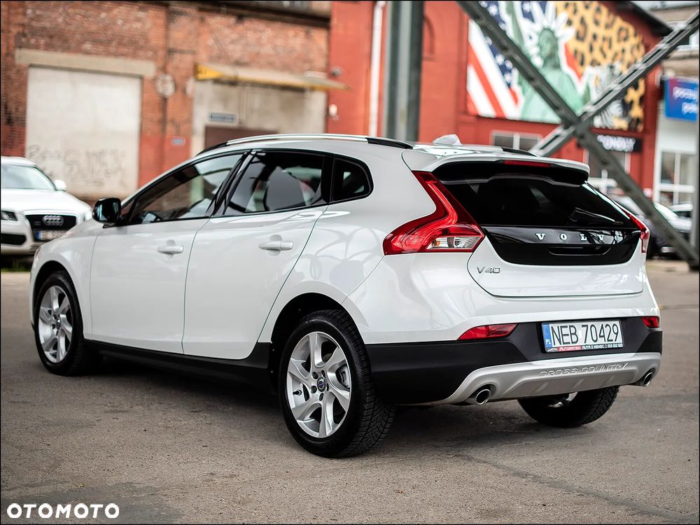 Volvo V40 Cross Country - 7