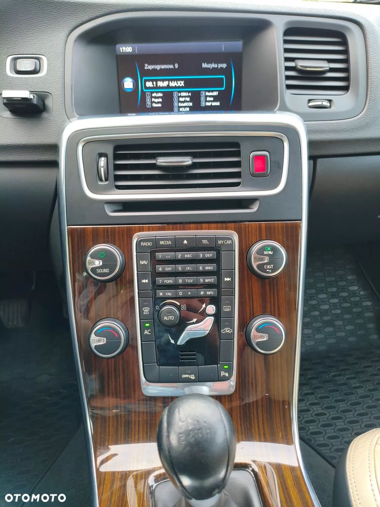 Volvo V60 D3 Summum - 8
