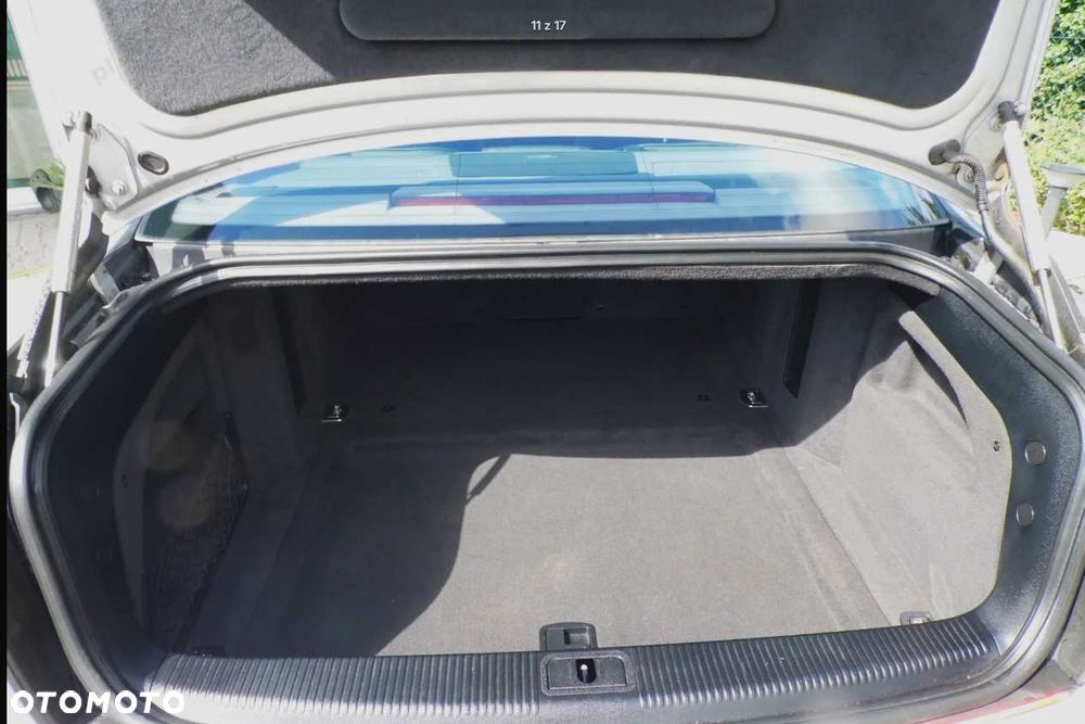 Audi A8 - 8