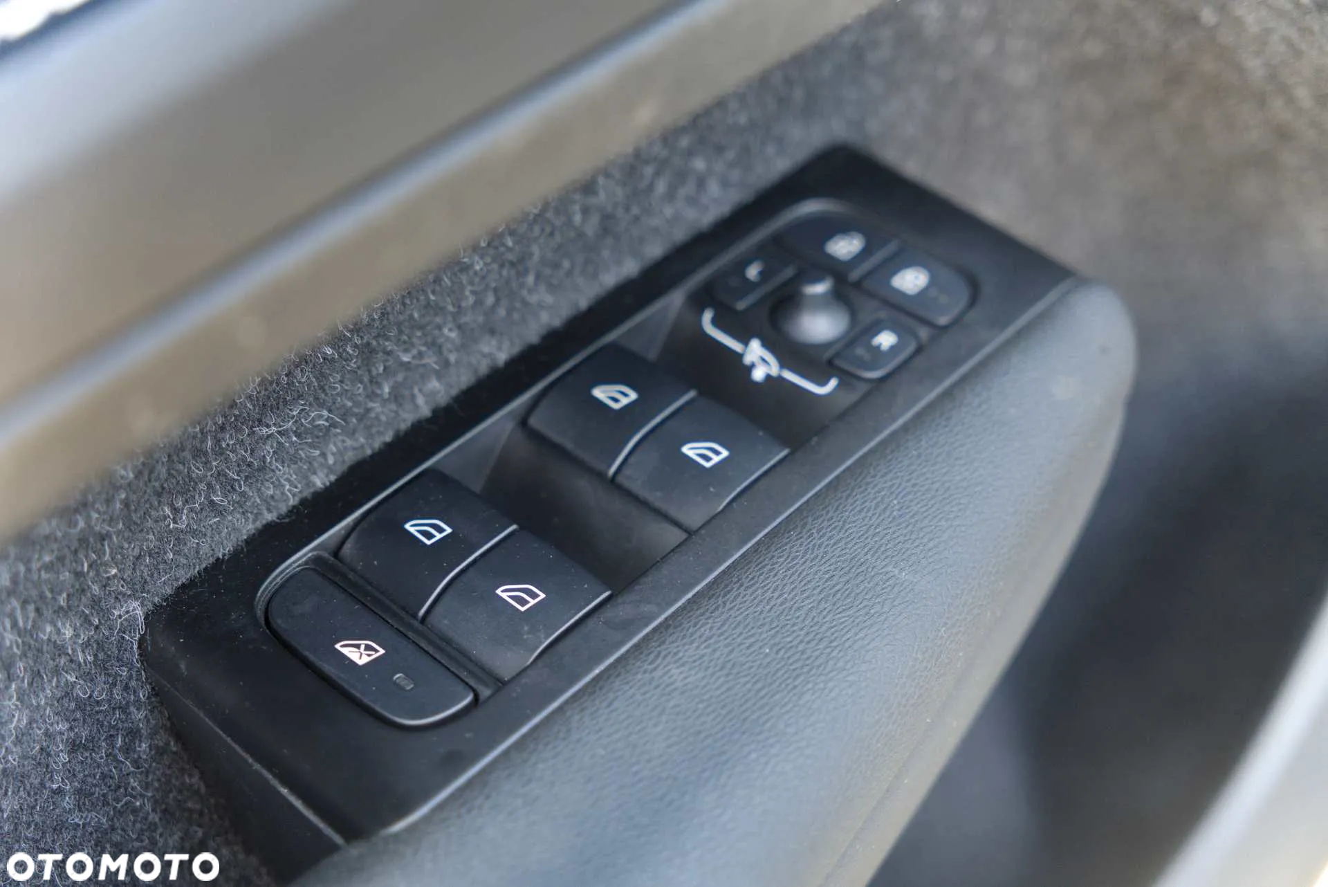 Volvo XC 40 T5 Plug-In Hybrid R-Design - 13