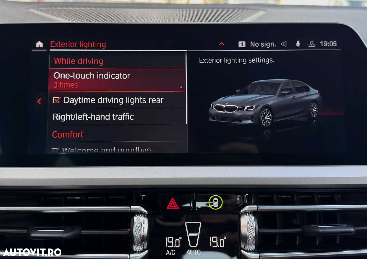 BMW Seria 3 318i AT - 32