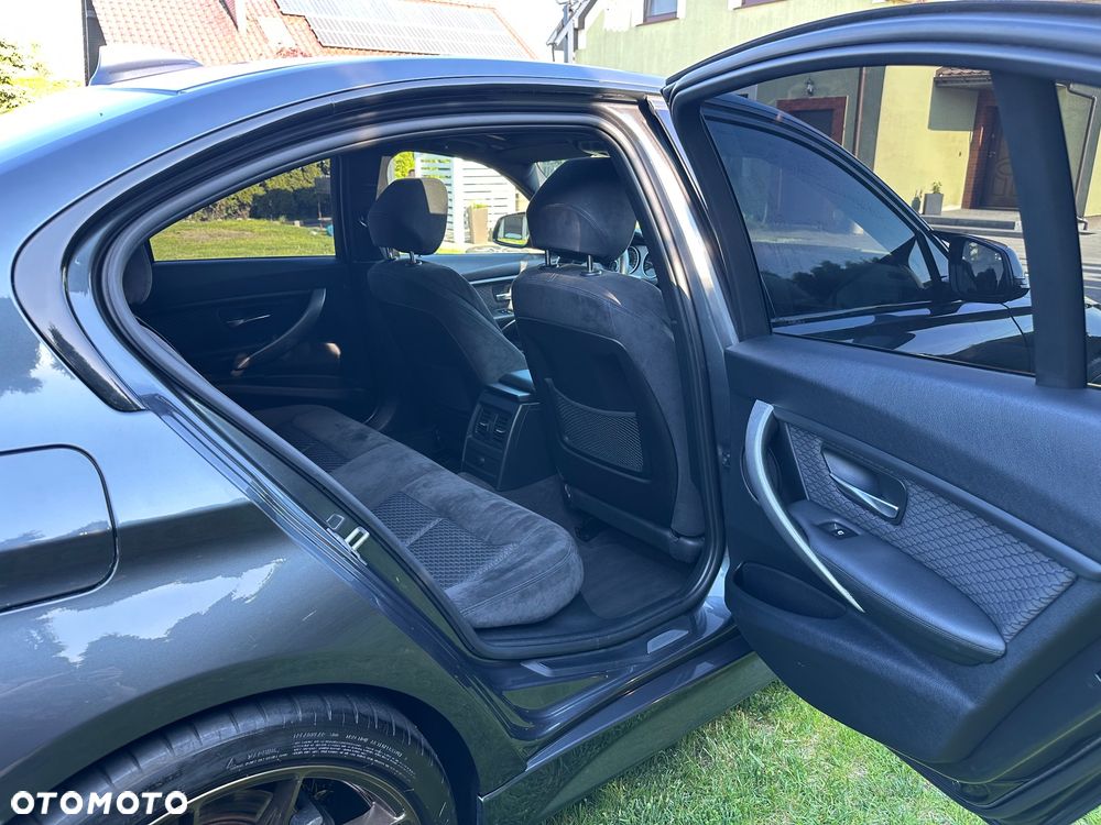 BMW Seria 3 328i Sport-Aut Sport Line - 36