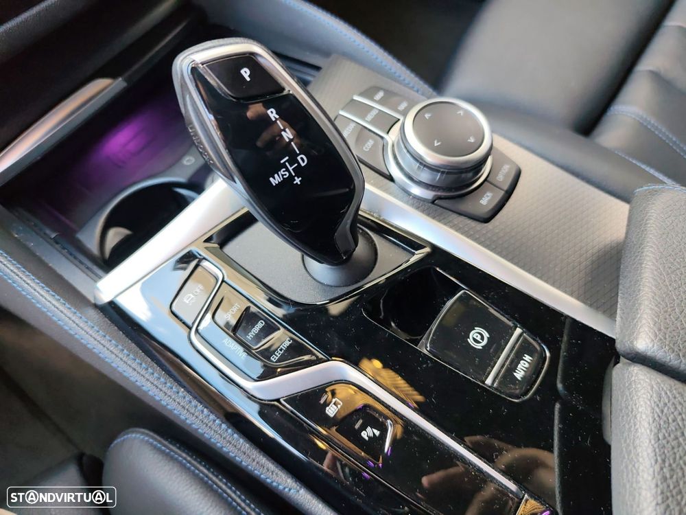 BMW 520 e Pack M - 17