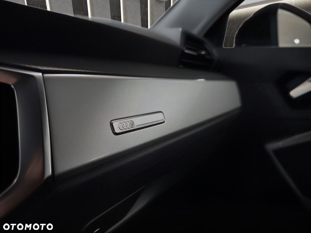 Audi Q3 - 18