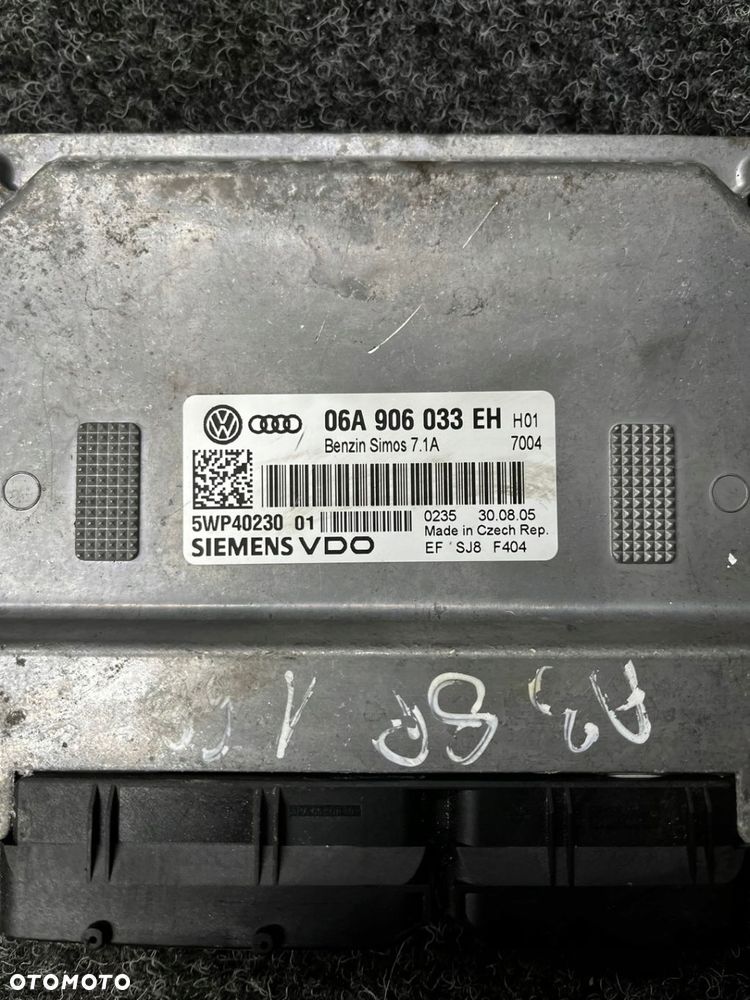 komputer sterownik silnika audi a3 8p 1.6 06A906033EH - 2