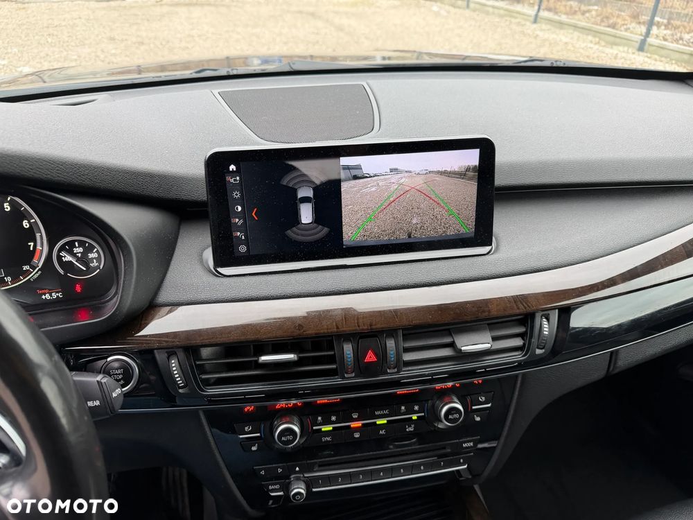 BMW X5 xDrive35i Edition Exclusive - 11