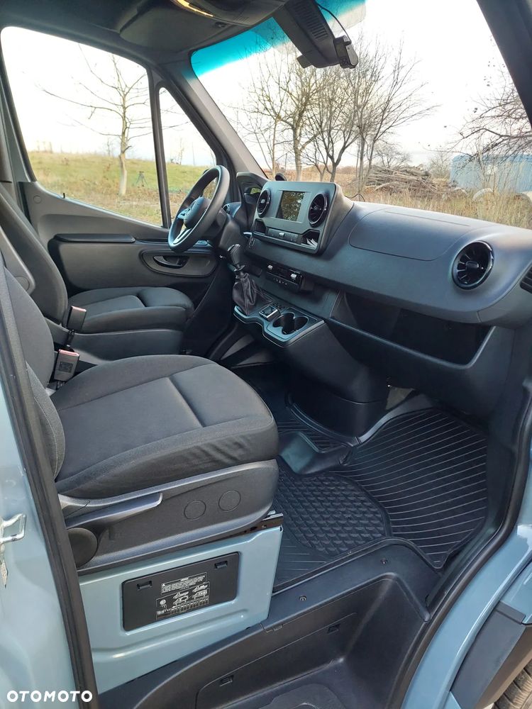 Mercedes-Benz Sprinter - 6
