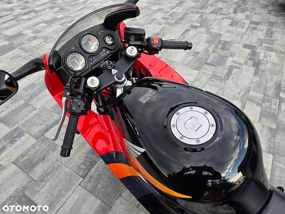 Honda CBR - 9