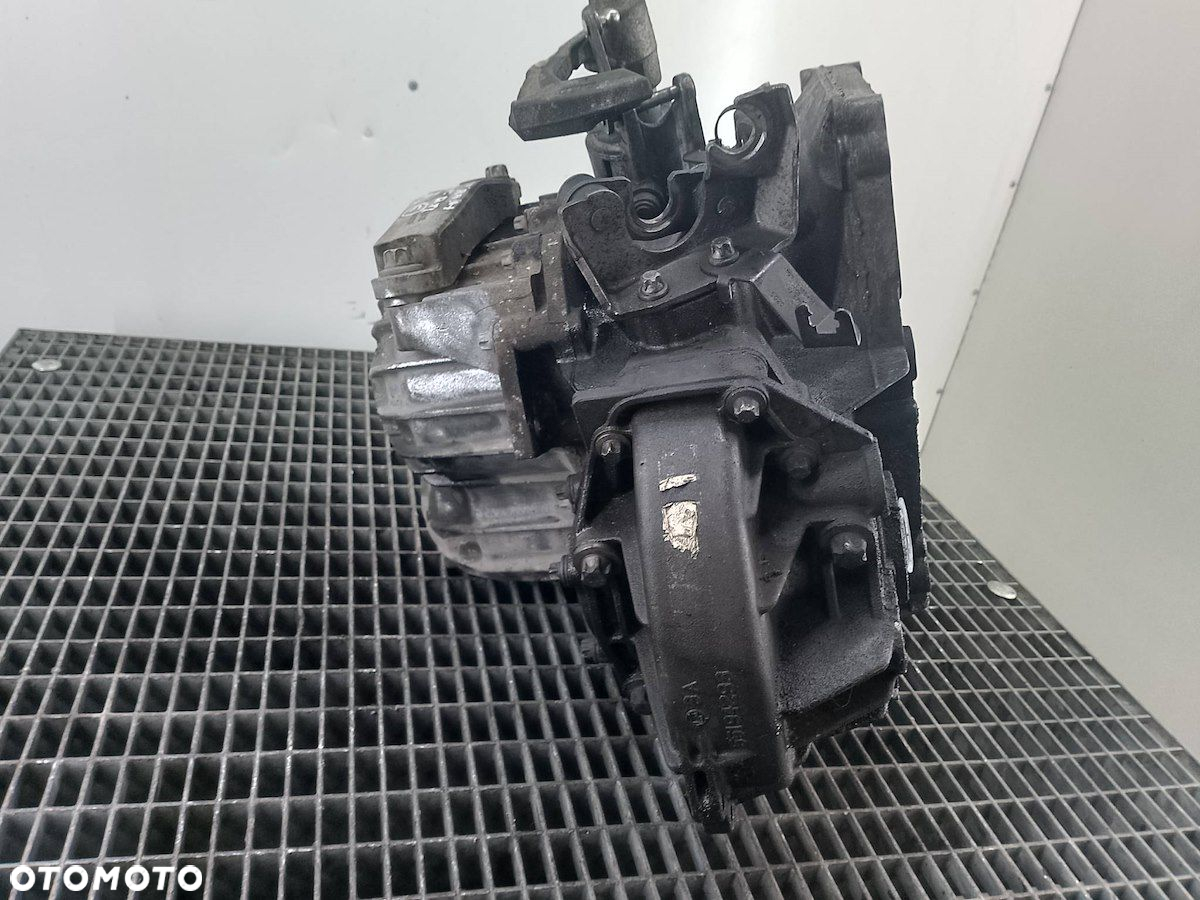 SKRZYNIA BIEGÓW MANUALNA OPEL ASTRA H 1.9 CDTI M32 - 2