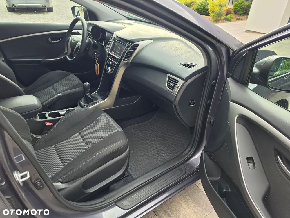 Hyundai i30 blue 1.4 Style - 15