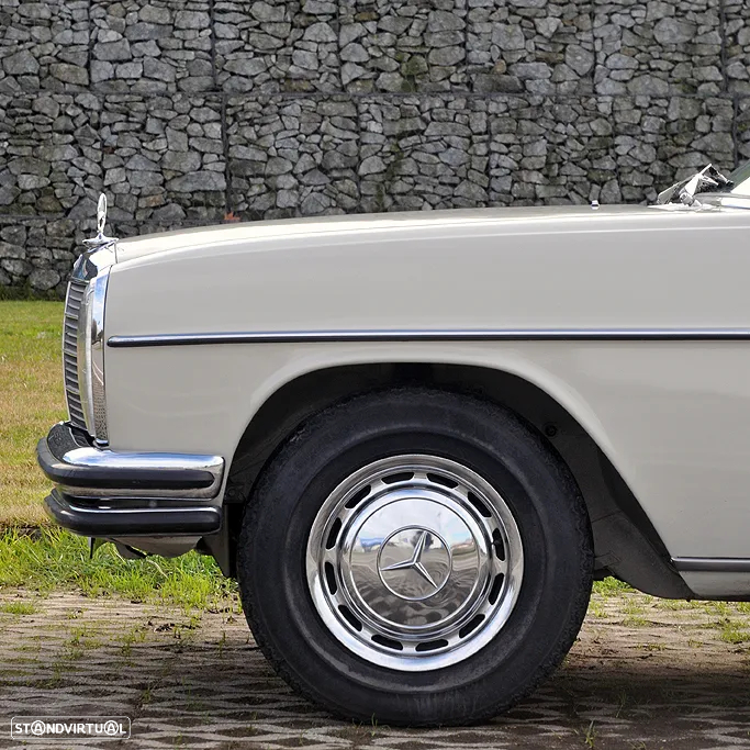 Mercedes-Benz 250 - 10