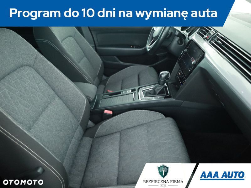 Volkswagen Passat Variant - 9