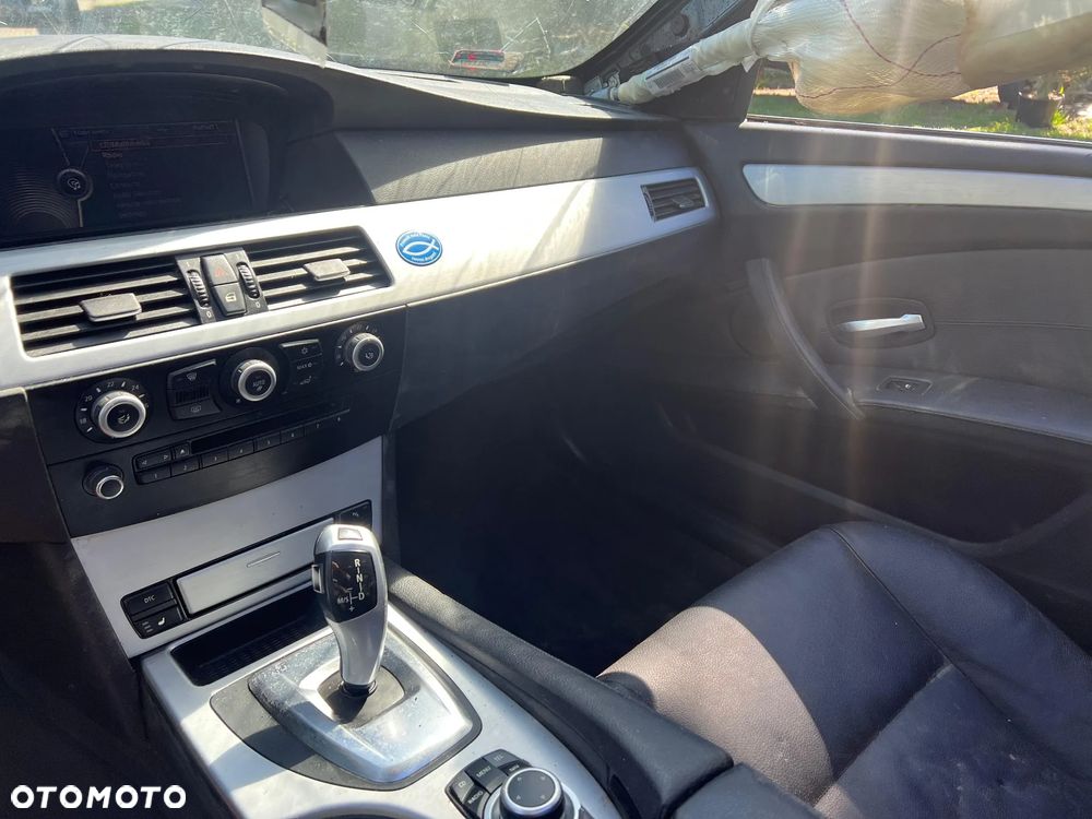 BMW Seria 5 520d Edition Sport - 10