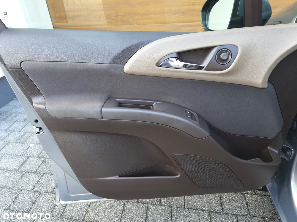 Opel Meriva - 23