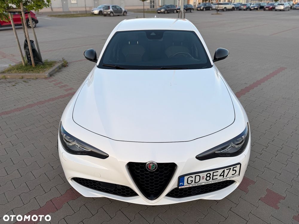 Alfa Romeo Giulia 2.0 Turbo B-Tech Edition - 2