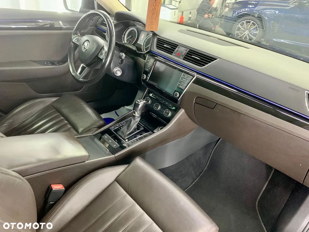 Skoda Superb 2.0 TDI L&K DSG - 30