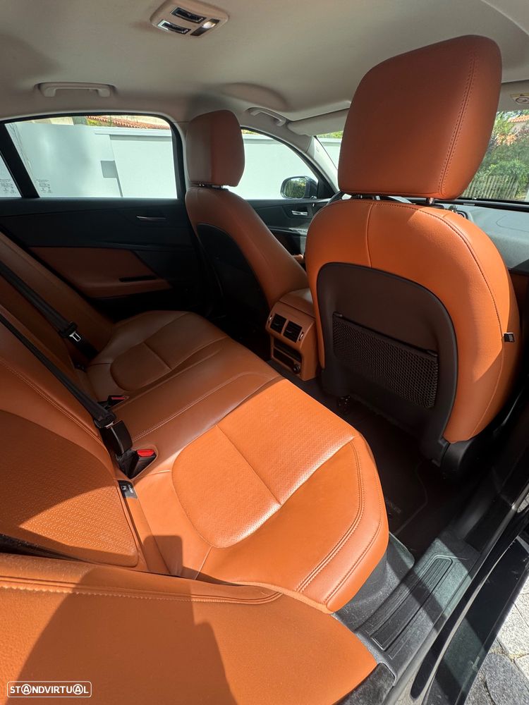 Jaguar XE 20t Prestige - 5